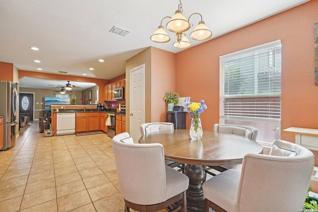 7835 Saddle Run, Selma, TX 78154