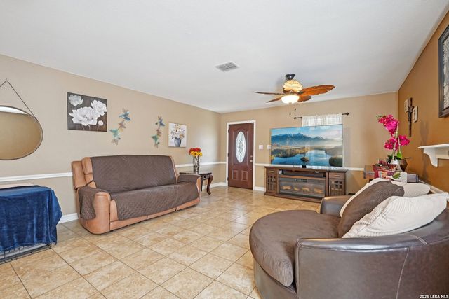 7835 Saddle Run, Selma, TX 78154