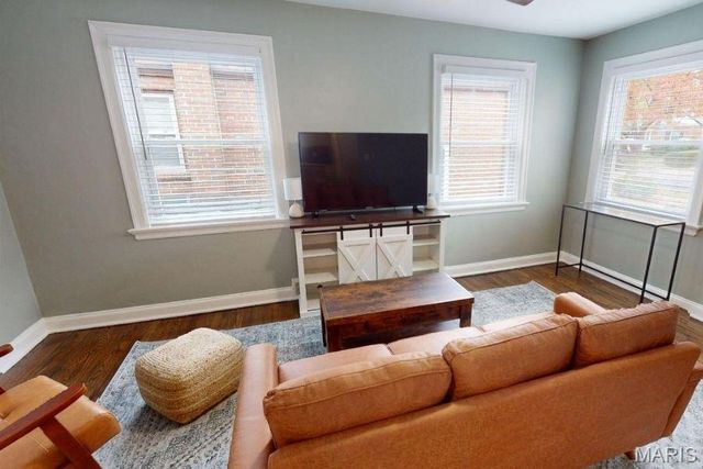 6750 Julian Avenue, St Louis, MO 63130