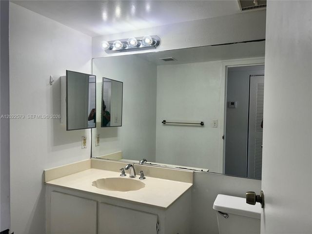 7601 E Treasure Dr 2104, North Bay Village, FL 33141