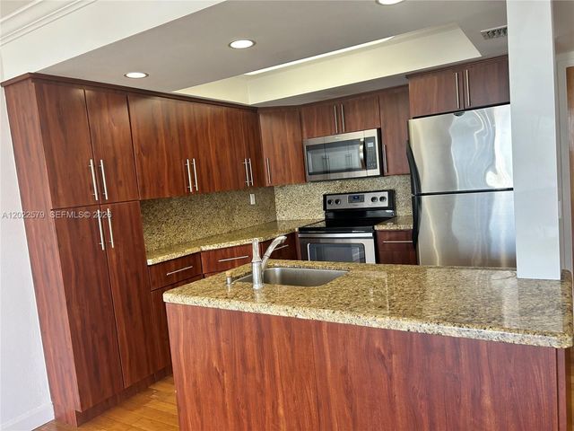 7601 E Treasure Dr 2104, North Bay Village, FL 33141