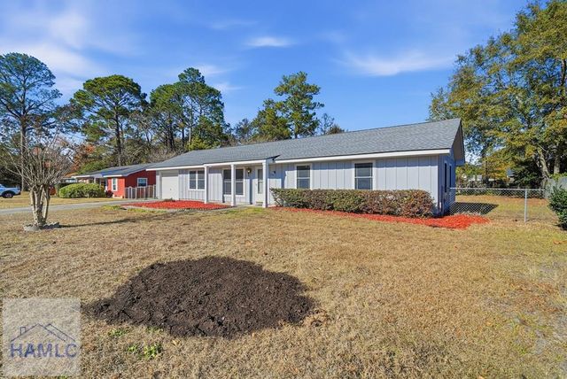 702 Pineview Court, Hinesville, GA 31313