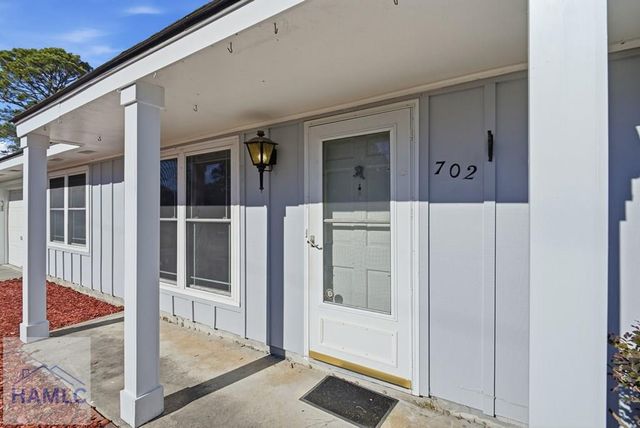 702 Pineview Court, Hinesville, GA 31313