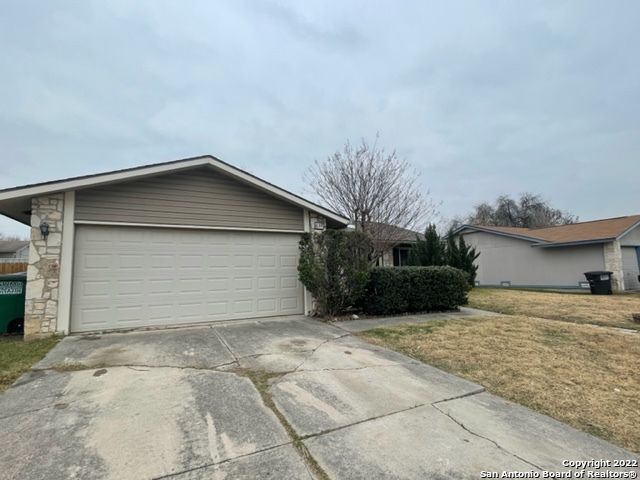 838 SADDLEBROOK DR, San Antonio, TX 78245