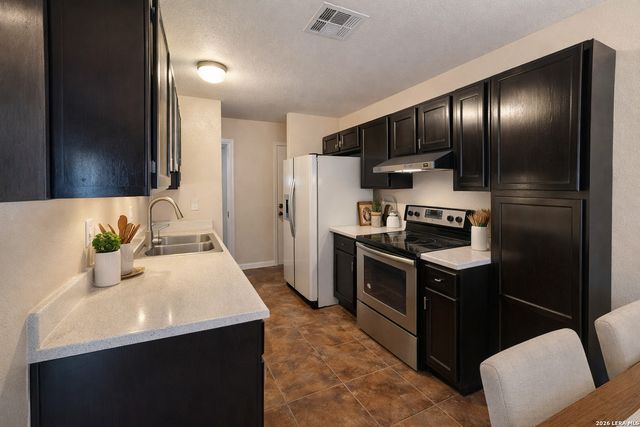 838 SADDLEBROOK DR, San Antonio, TX 78245