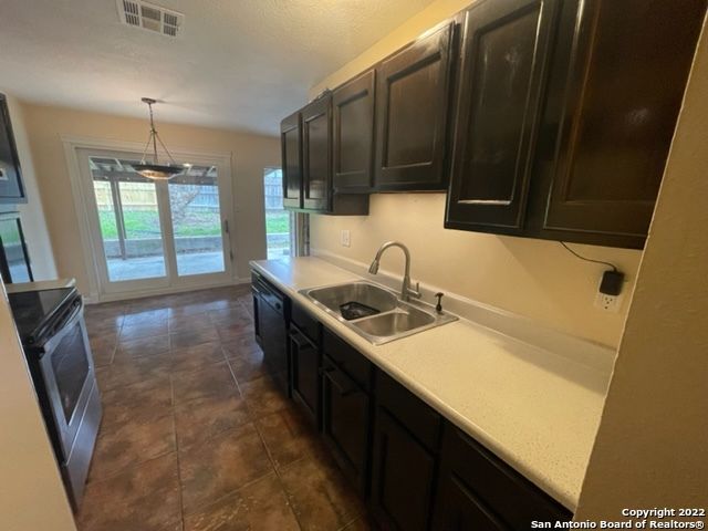 838 SADDLEBROOK DR, San Antonio, TX 78245