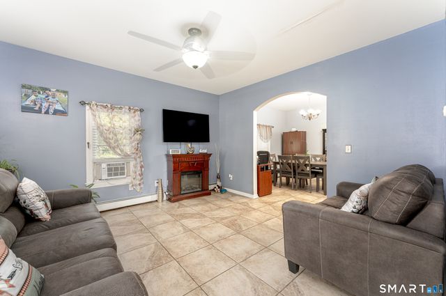 44 Greenwood Street, New Britain, CT 06051