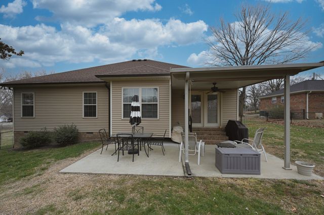 1005 Candace St, Gallatin, TN 37066