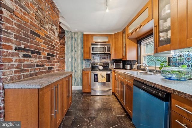 1632 BROWN ST, Philadelphia, PA 19130