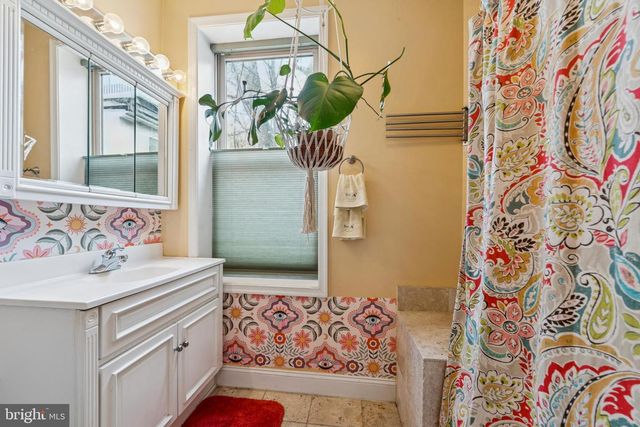 1632 BROWN ST, Philadelphia, PA 19130