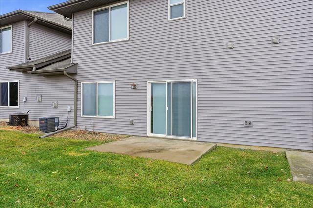 1832 Goose Lake Circle, North Liberty, IA 52317