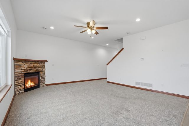 1832 Goose Lake Circle, North Liberty, IA 52317