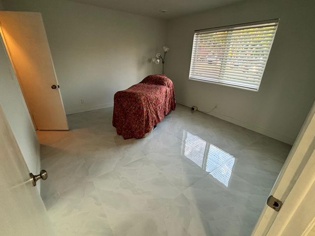 136 NE 19th Court 112f, Wilton Manors, FL 33305