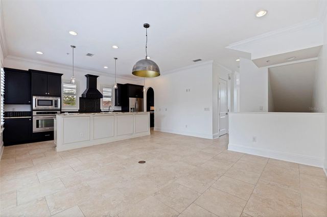 2602 W DE LEON STREET 4, Tampa, FL 33609