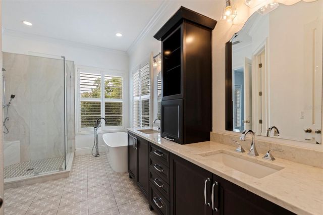 2602 W DE LEON STREET 4, Tampa, FL 33609