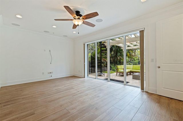 2602 W DE LEON STREET 4, Tampa, FL 33609