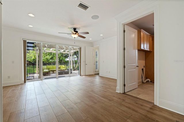 2602 W DE LEON STREET 4, Tampa, FL 33609