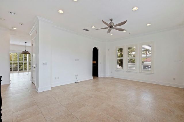 2602 W DE LEON STREET 4, Tampa, FL 33609