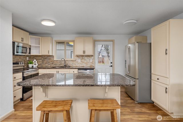 6621 S Pine Street, Tacoma, WA 98409