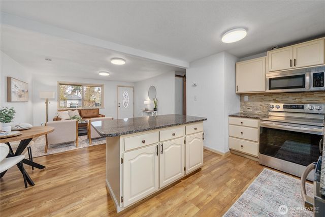 6621 S Pine Street, Tacoma, WA 98409
