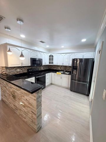 14560 Fillmore St, Miami, FL 33176