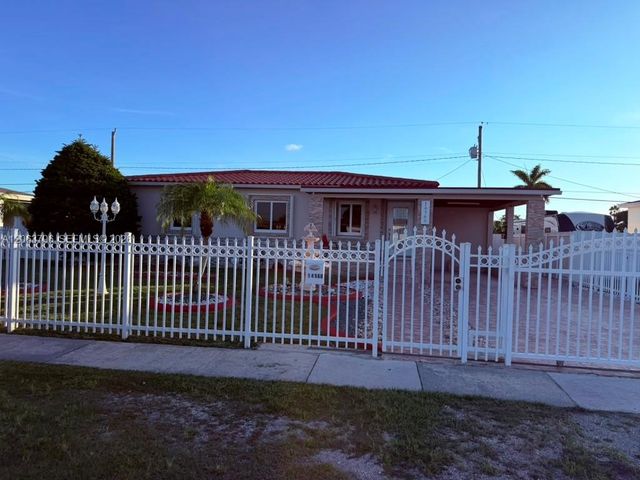 14560 Fillmore St, Miami, FL 33176