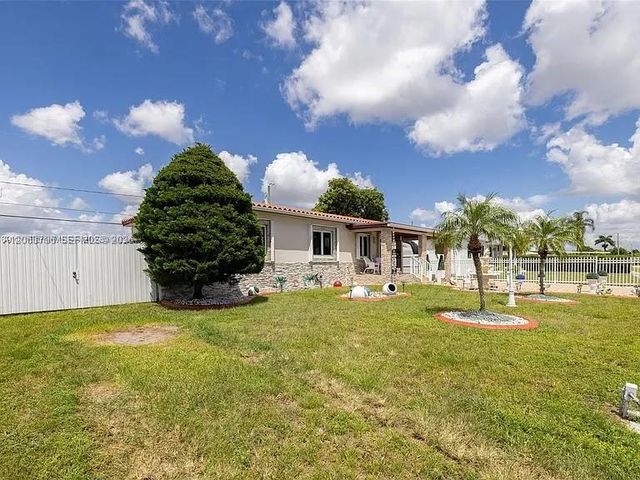 14560 Fillmore St, Miami, FL 33176