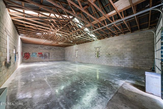 183 Thompson Lane, Crossville, TN 38555