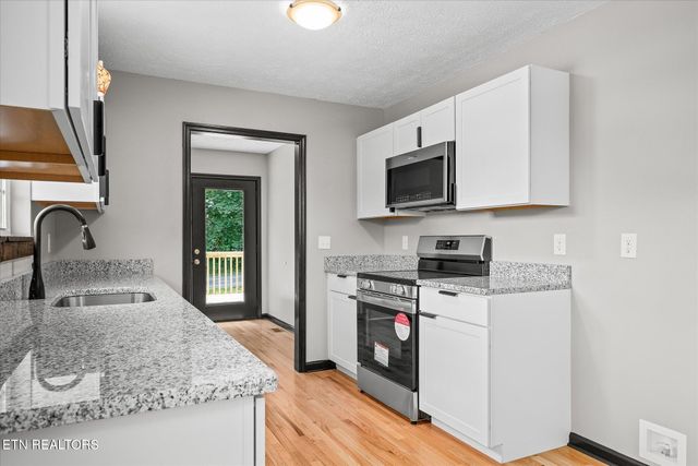 183 Thompson Lane, Crossville, TN 38555