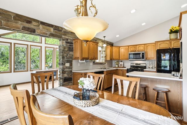 8997 Lenter Drive Se, Caledonia Twp, MI 49316
