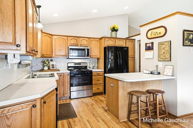 8997 Lenter Drive Se, Caledonia Twp, MI 49316