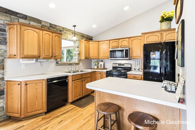 8997 Lenter Drive Se, Caledonia Twp, MI 49316