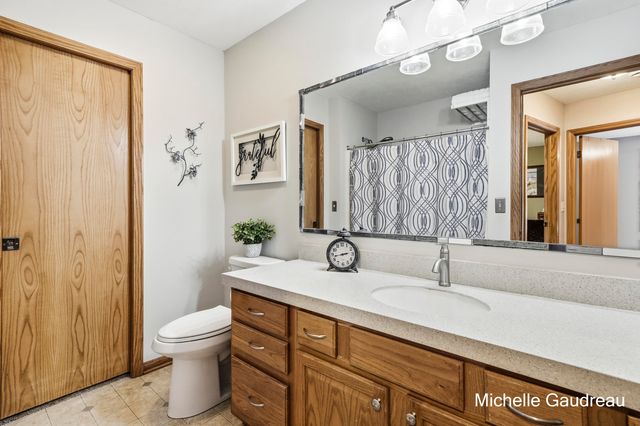 8997 Lenter Drive Se, Caledonia Twp, MI 49316