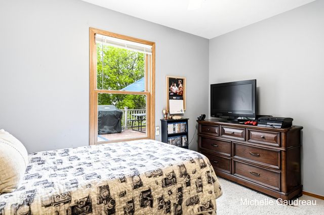 8997 Lenter Drive Se, Caledonia Twp, MI 49316
