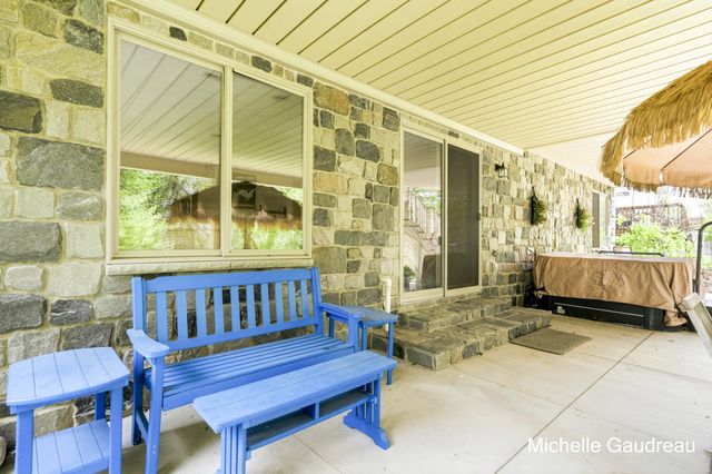 8997 Lenter Drive Se, Caledonia Twp, MI 49316