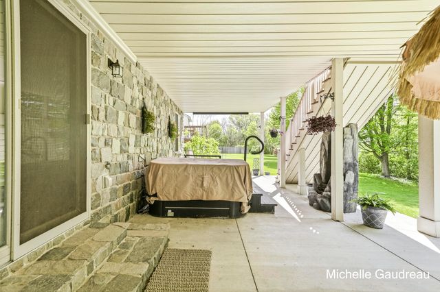 8997 Lenter Drive Se, Caledonia Twp, MI 49316