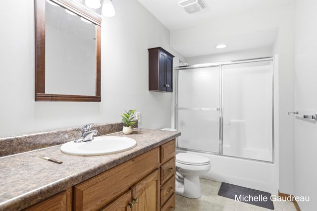 8997 Lenter Drive Se, Caledonia Twp, MI 49316