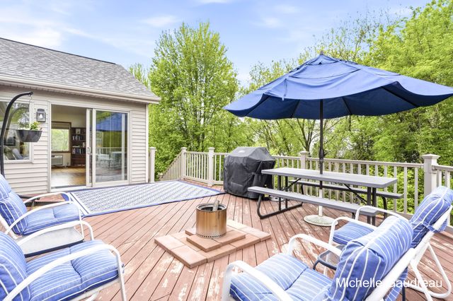 8997 Lenter Drive Se, Caledonia Twp, MI 49316