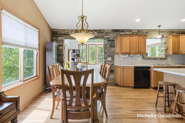 8997 Lenter Drive Se, Caledonia Twp, MI 49316