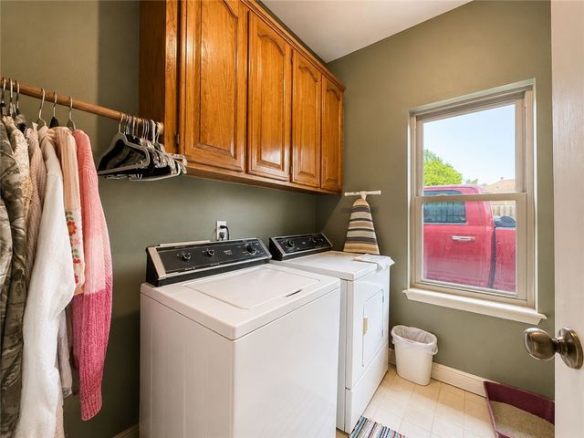 311 Gulfton Dr, Portland, TX 78374