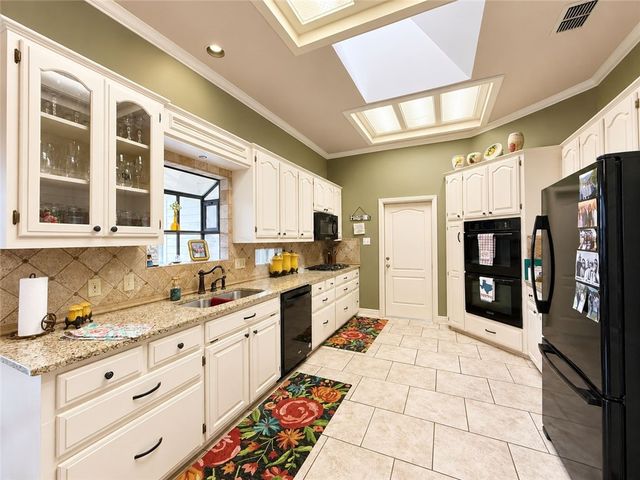 311 Gulfton Dr, Portland, TX 78374