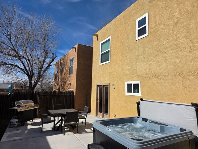 7312 Bobwhite Lane NE, Albuquerque, NM 87109