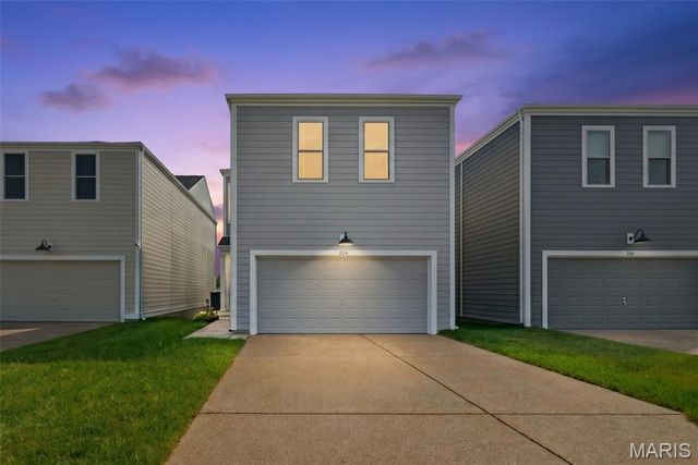 234 Marais Temps Clair Way, St Charles, MO 63301