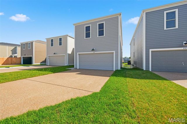 234 Marais Temps Clair Way, St Charles, MO 63301