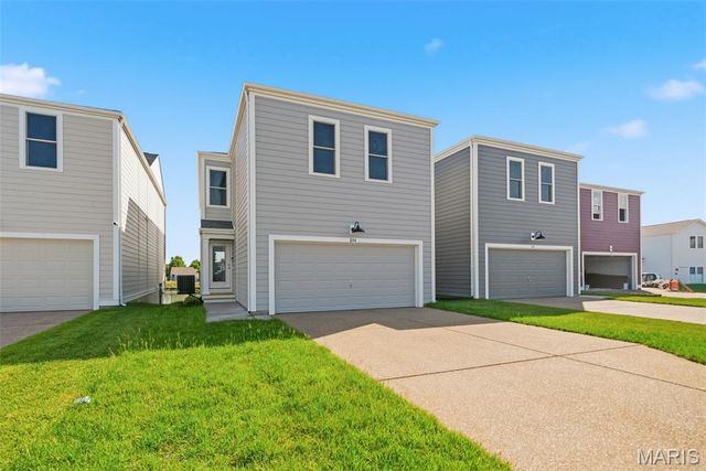 234 Marais Temps Clair Way, St Charles, MO 63301