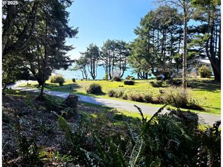 Deer Park Dr, Brookings, OR 97415