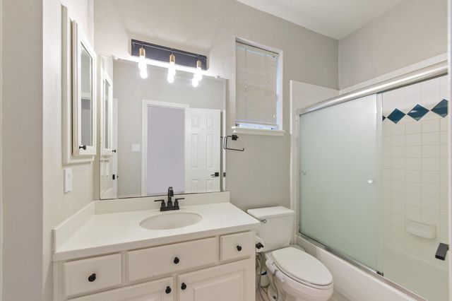 2610 W Bainbridge Circle, Pearland, TX 77584