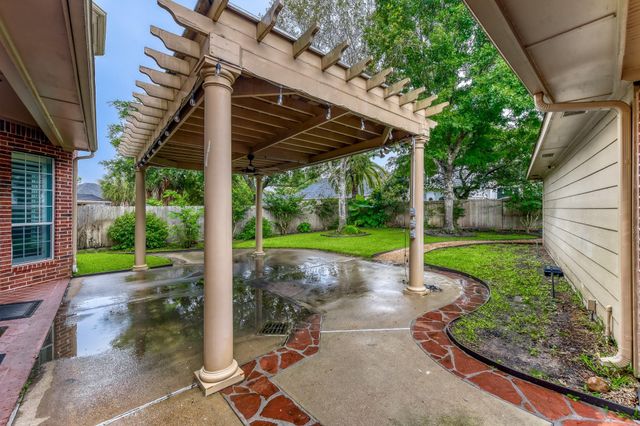 2610 W Bainbridge Circle, Pearland, TX 77584