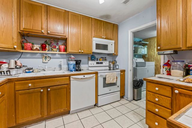 5567 Rosewood Dr., Myrtle Beach, SC 29588