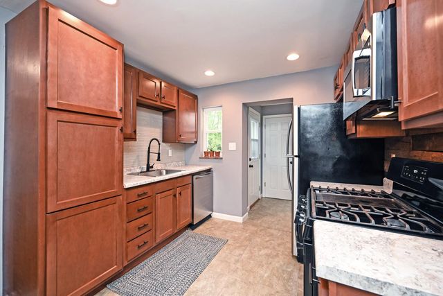 18 Crestmont Drive, Reading, OH 45215
